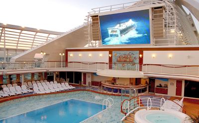 Caribbean Princess pool