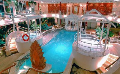 Island Princess pool deck